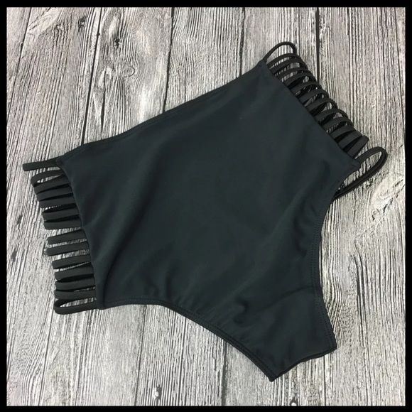 Marilyn Ruffle Bikini TOP ONLY - Picture 11 of 13